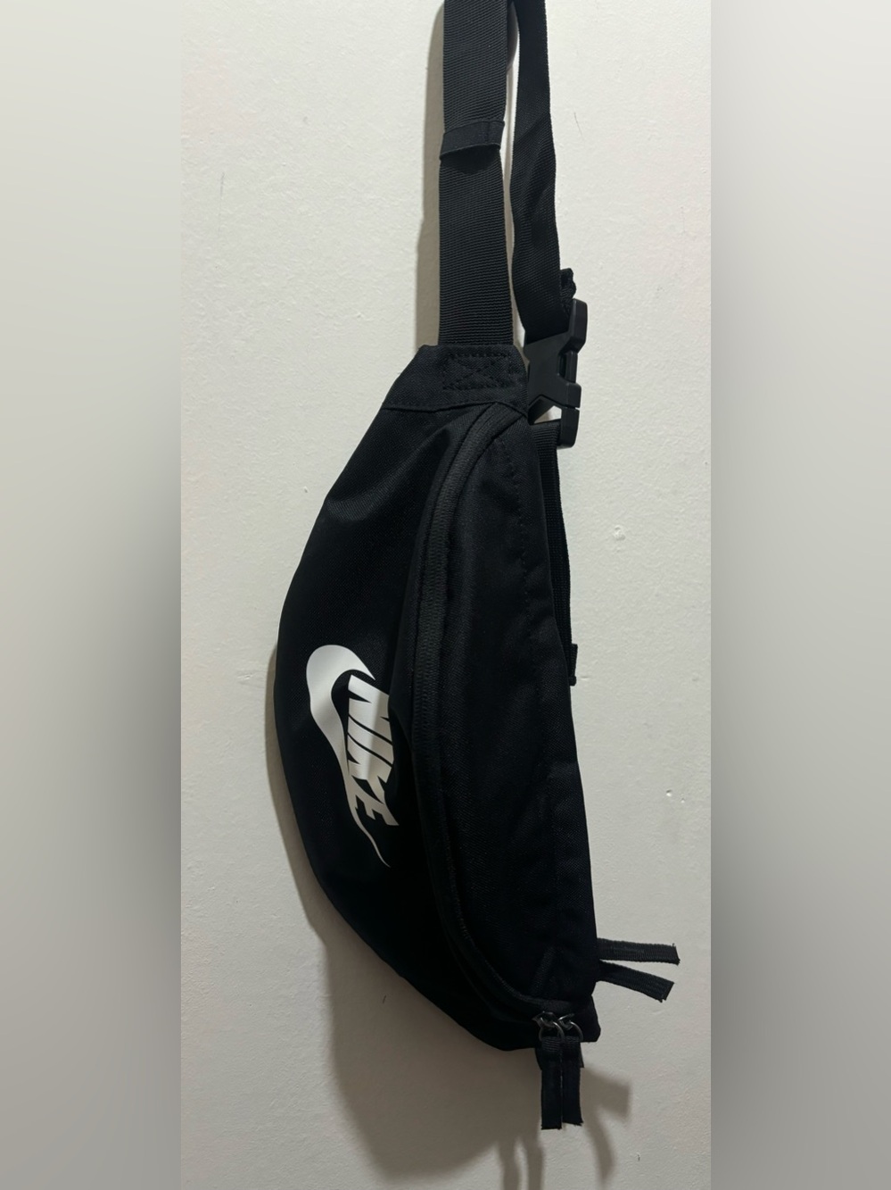 Unisex waistpack bag. New condition, no tags attached.